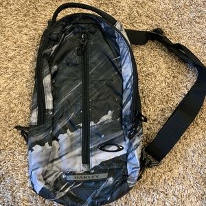 Oakley Essential Sling bag